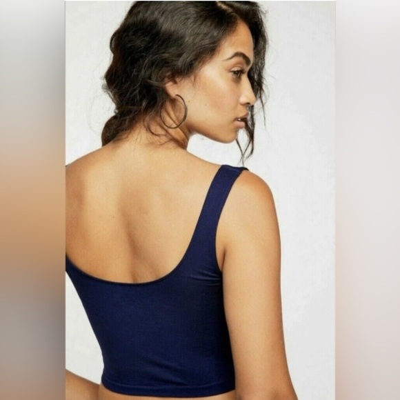 Free People Scoop Neck Crop - Picture 2 of 5